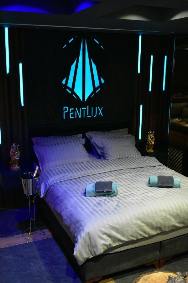Smart Luxury Penthouse Suites - Private Sauna, Hot-Tub, Home Cinema At The Best Location In סקופיה מראה חיצוני תמונה