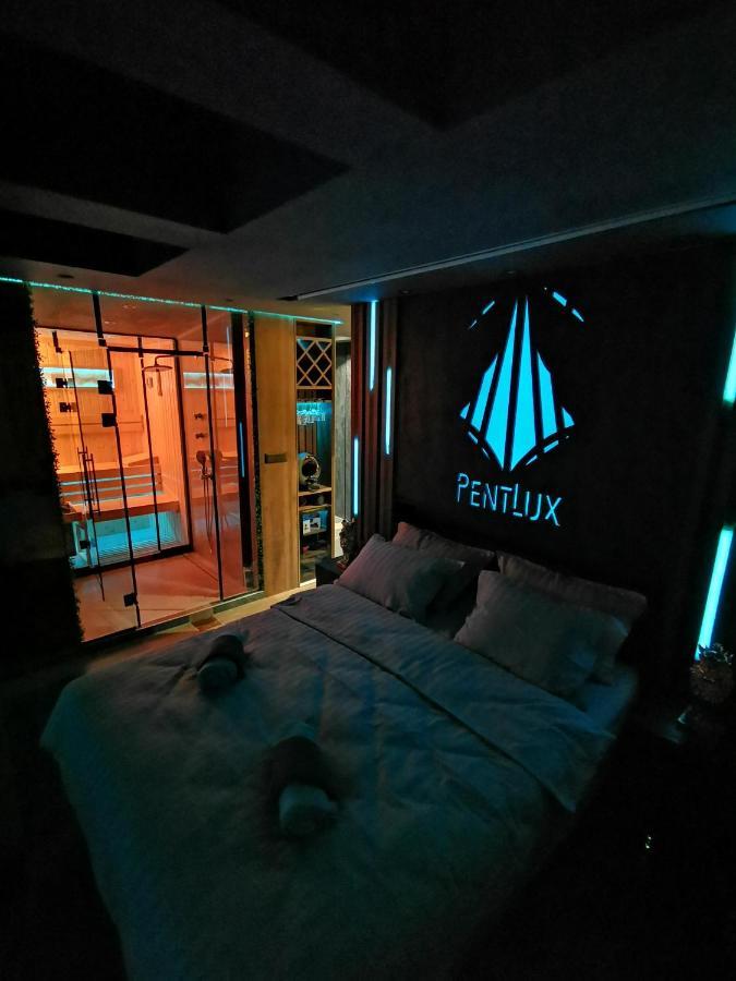 Smart Luxury Penthouse Suites - Private Sauna, Hot-Tub, Home Cinema At The Best Location In סקופיה מראה חיצוני תמונה
