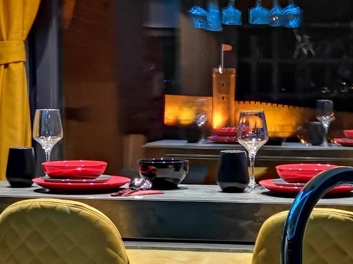 Smart Luxury Penthouse Suites - Private Sauna, Hot-Tub, Home Cinema At The Best Location In סקופיה מראה חיצוני תמונה