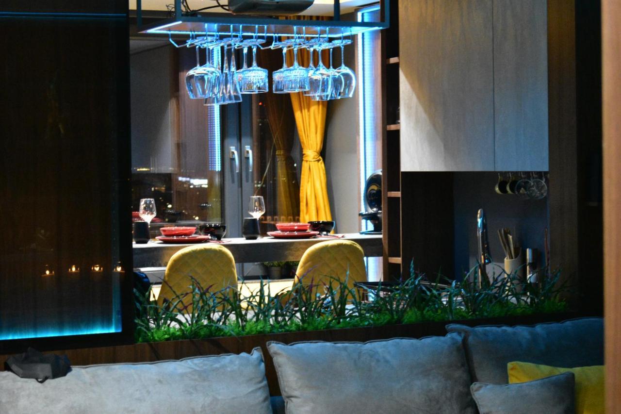 Smart Luxury Penthouse Suites - Private Sauna, Hot-Tub, Home Cinema At The Best Location In סקופיה מראה חיצוני תמונה