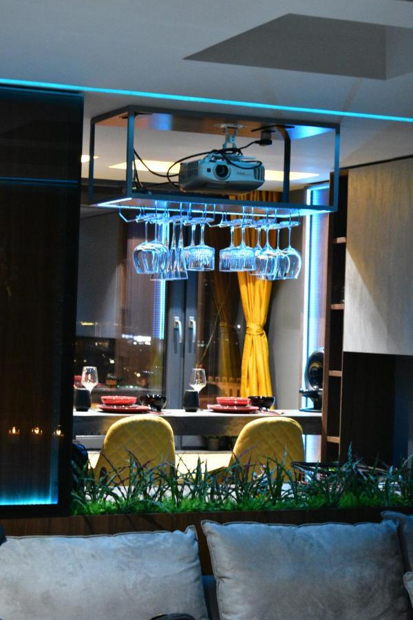 Smart Luxury Penthouse Suites - Private Sauna, Hot-Tub, Home Cinema At The Best Location In סקופיה מראה חיצוני תמונה